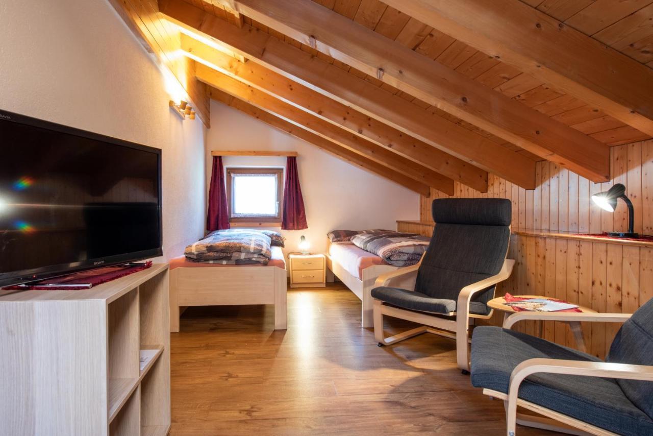 Haus Avalanche Daire Saas Fee Oda fotoğraf