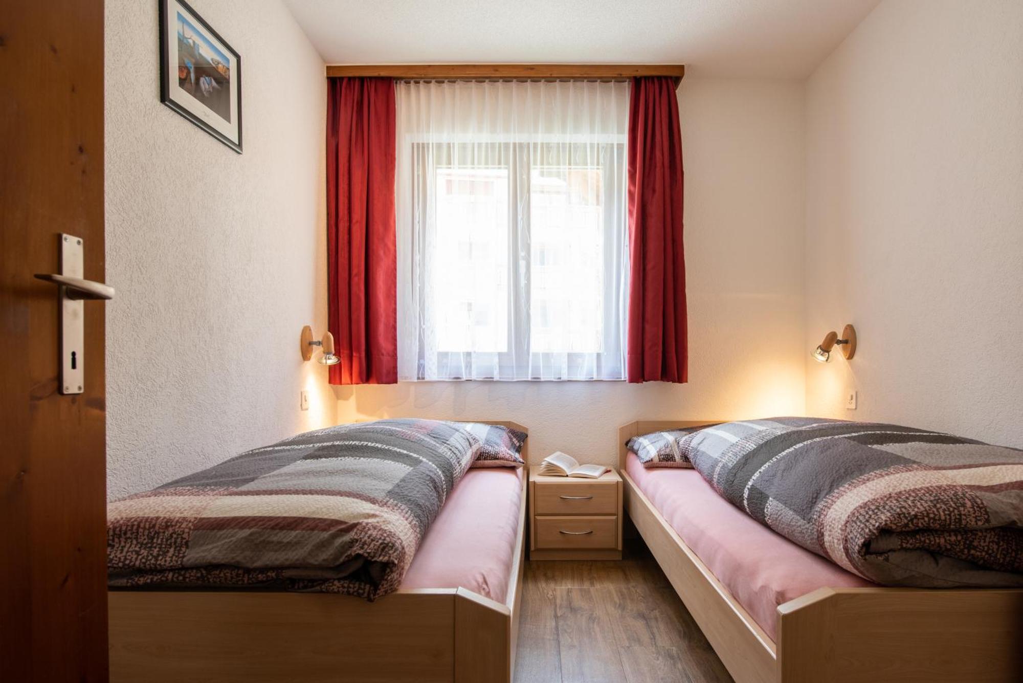 Haus Avalanche Daire Saas Fee Oda fotoğraf
